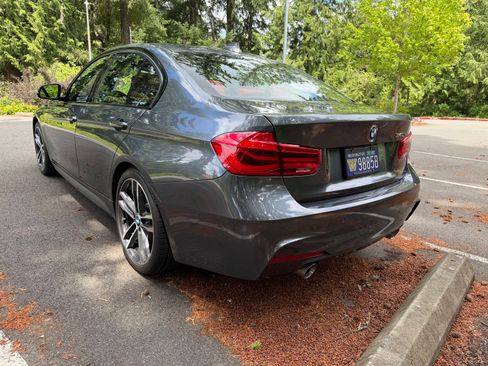 Used 2018 BMW 340i Sedan RWD image 5