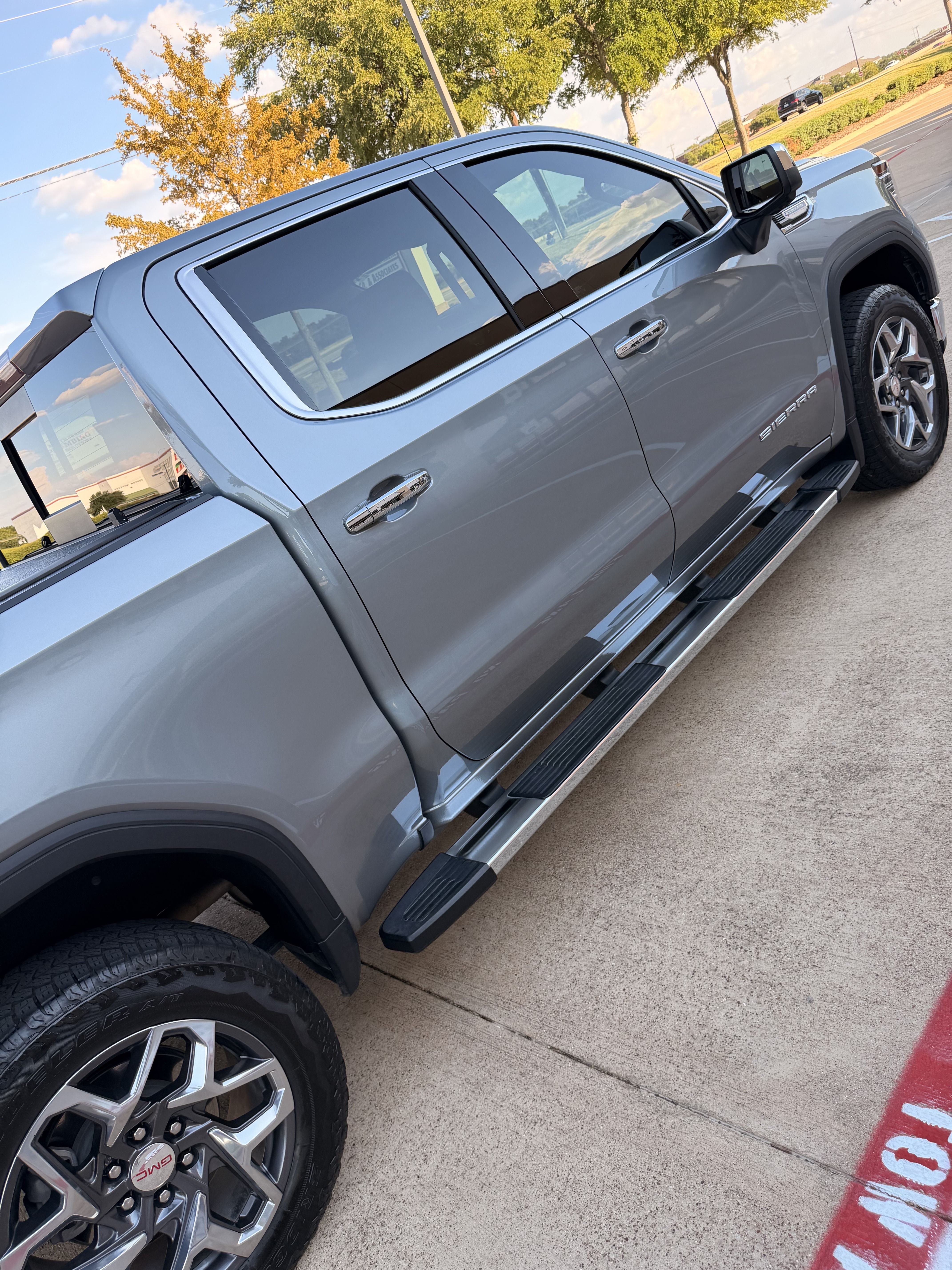 Used 2024 GMC Sierra 1500 SLT AWD/4WD image 12