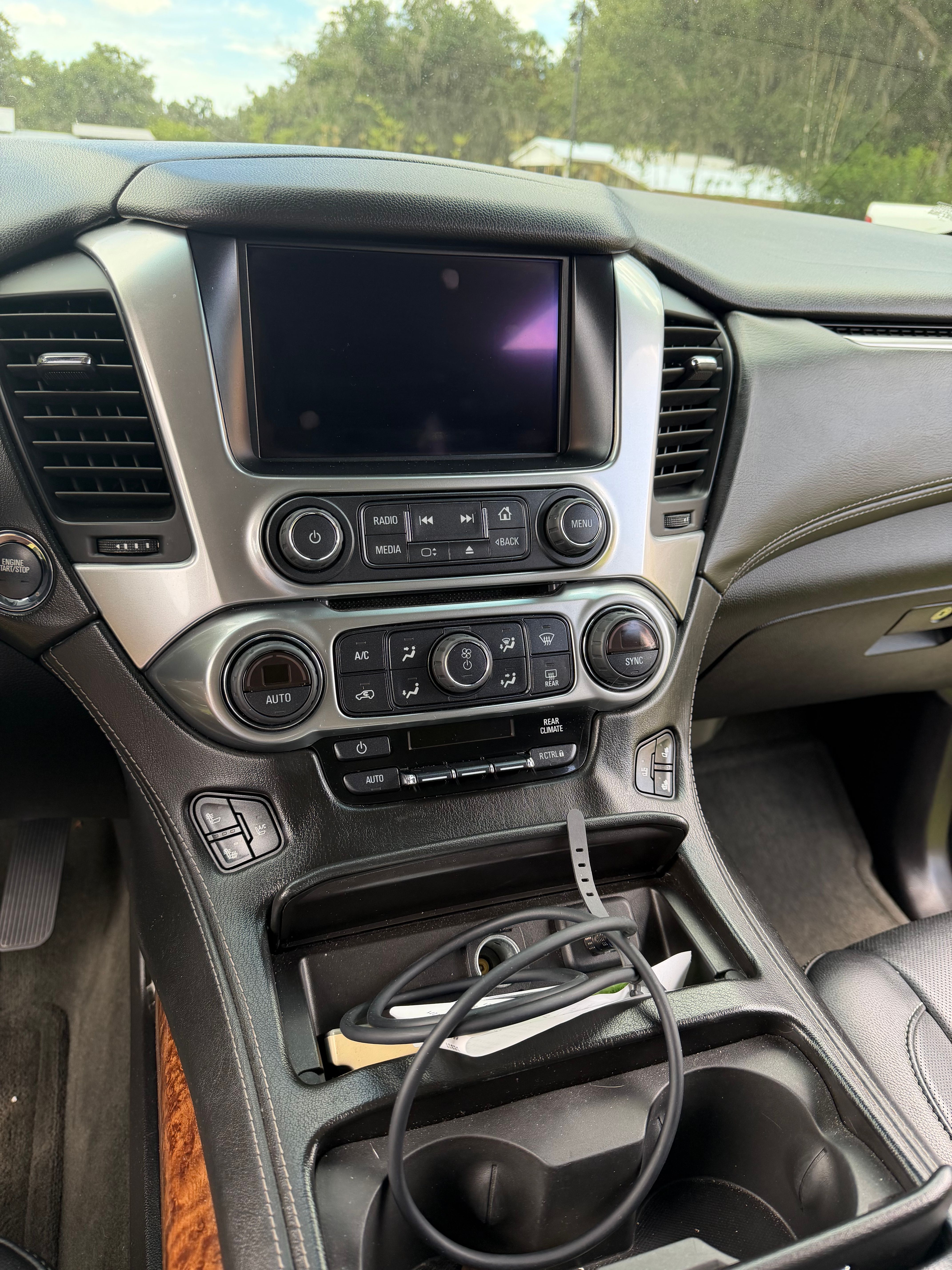 Used 2015 Chevrolet Suburban LTZ AWD/4WD image 8