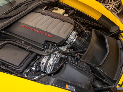 Used 2015 Chevrolet Corvette Stingray Coupe w/ 3LT Preferred Equipment Group image 17