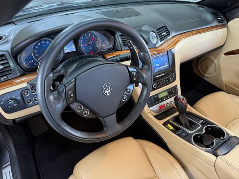 Used 2011 Maserati GranTurismo Convertible 2D image 16