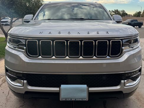 Used 2022 Jeep Wagoneer Series I image 4