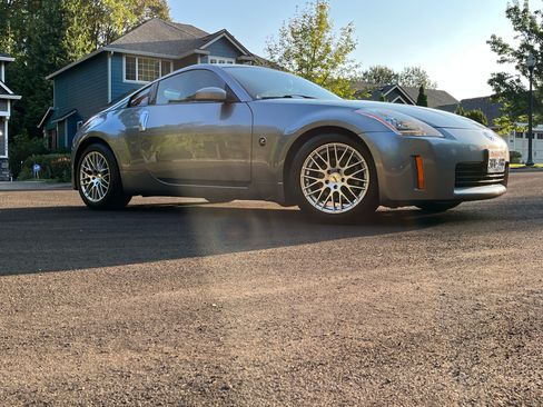 Used 2004 Nissan 350Z Touring w/ Aerodynamics Pkg image 10