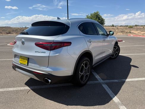 Used 2018 Alfa Romeo Stelvio AWD image 8