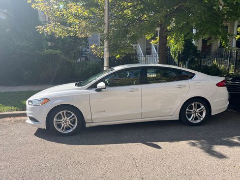 Used 2018 Ford Fusion SE image 4