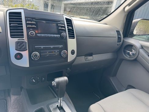 Used 2013 Nissan Xterra S image 11