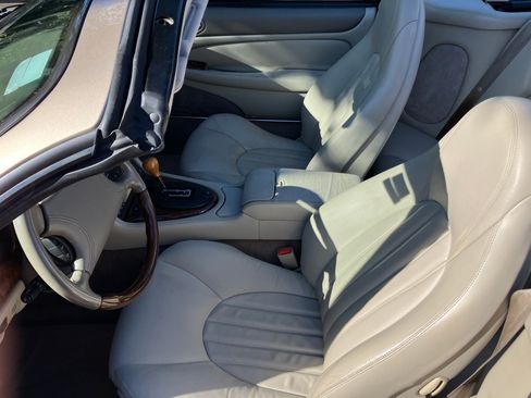 Used 1999 Jaguar XK8 Convertible RWD image 4