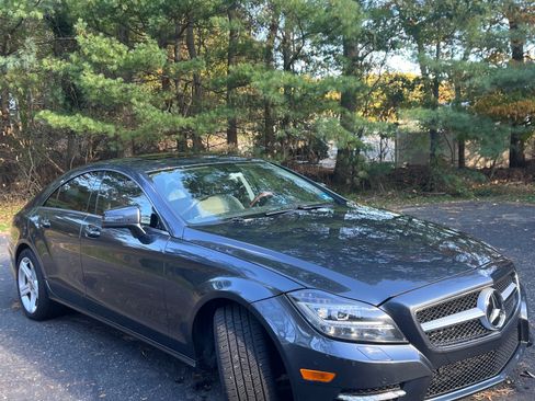 Used 2014 Mercedes-Benz CLS 550 4MATIC image 2