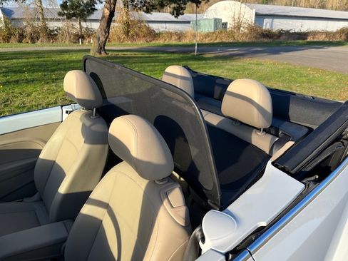 Used 2019 Volkswagen Beetle 2.0T SE image 9