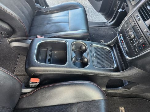 Used 2012 Dodge Grand Caravan R/T w/ Driver Convenience Group image 20