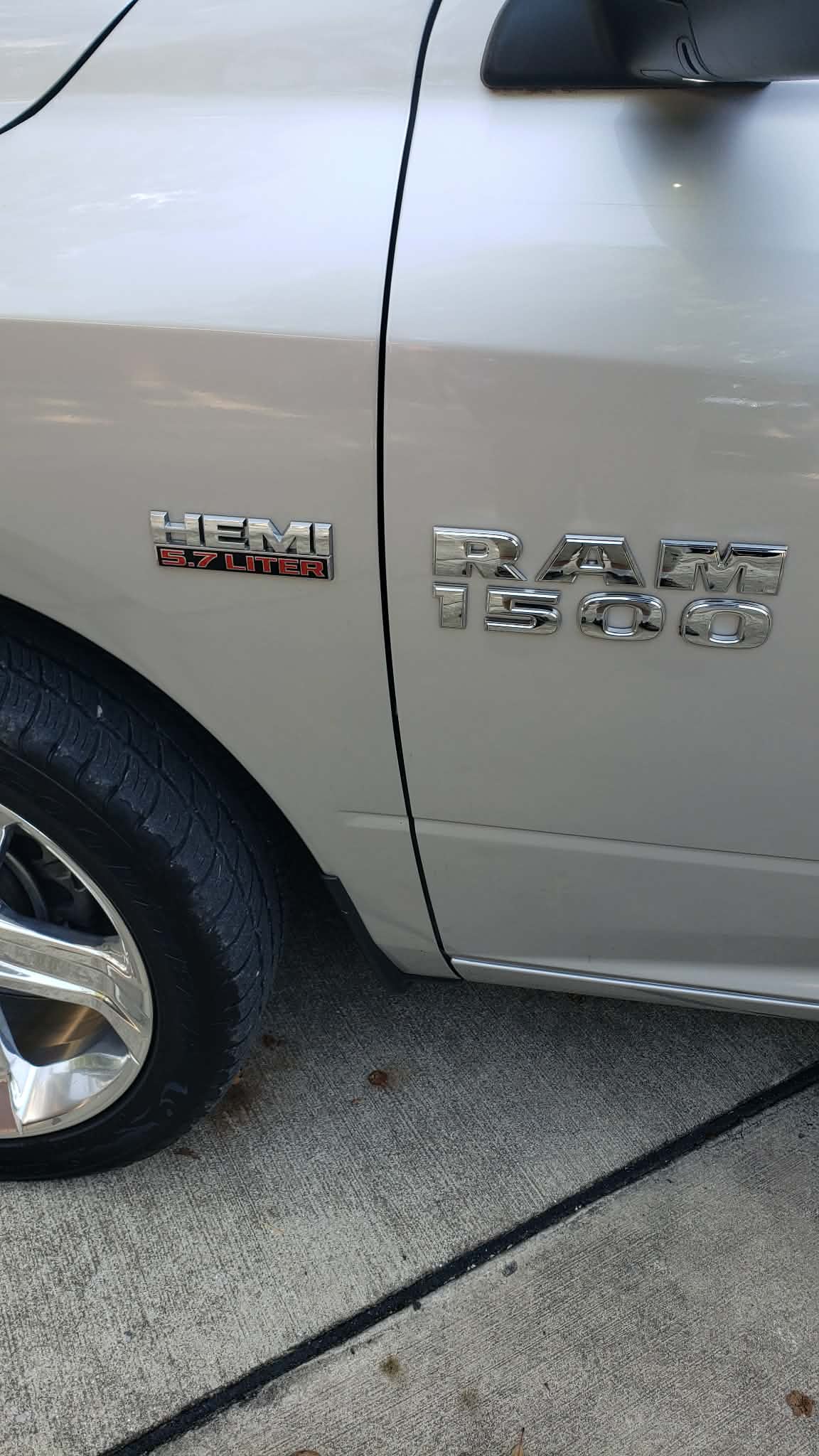 Used 2014 RAM 1500 Sport RWD image 4