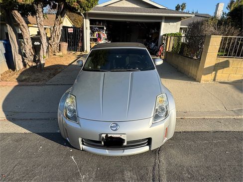 Used 2006 Nissan 350Z Enthusiast w/ (S02) Side Air Bags Pkg image 4