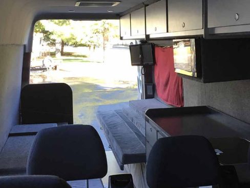 Used 2017 Mercedes-Benz Sprinter 2500 image 16