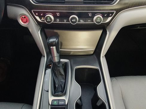 Used 2018 Honda Accord Touring image 15