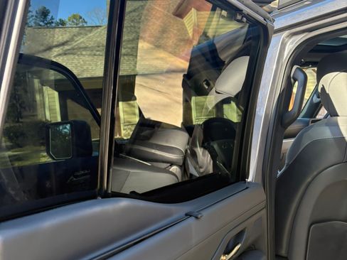 Used 2025 Lexus GX 550 image 21