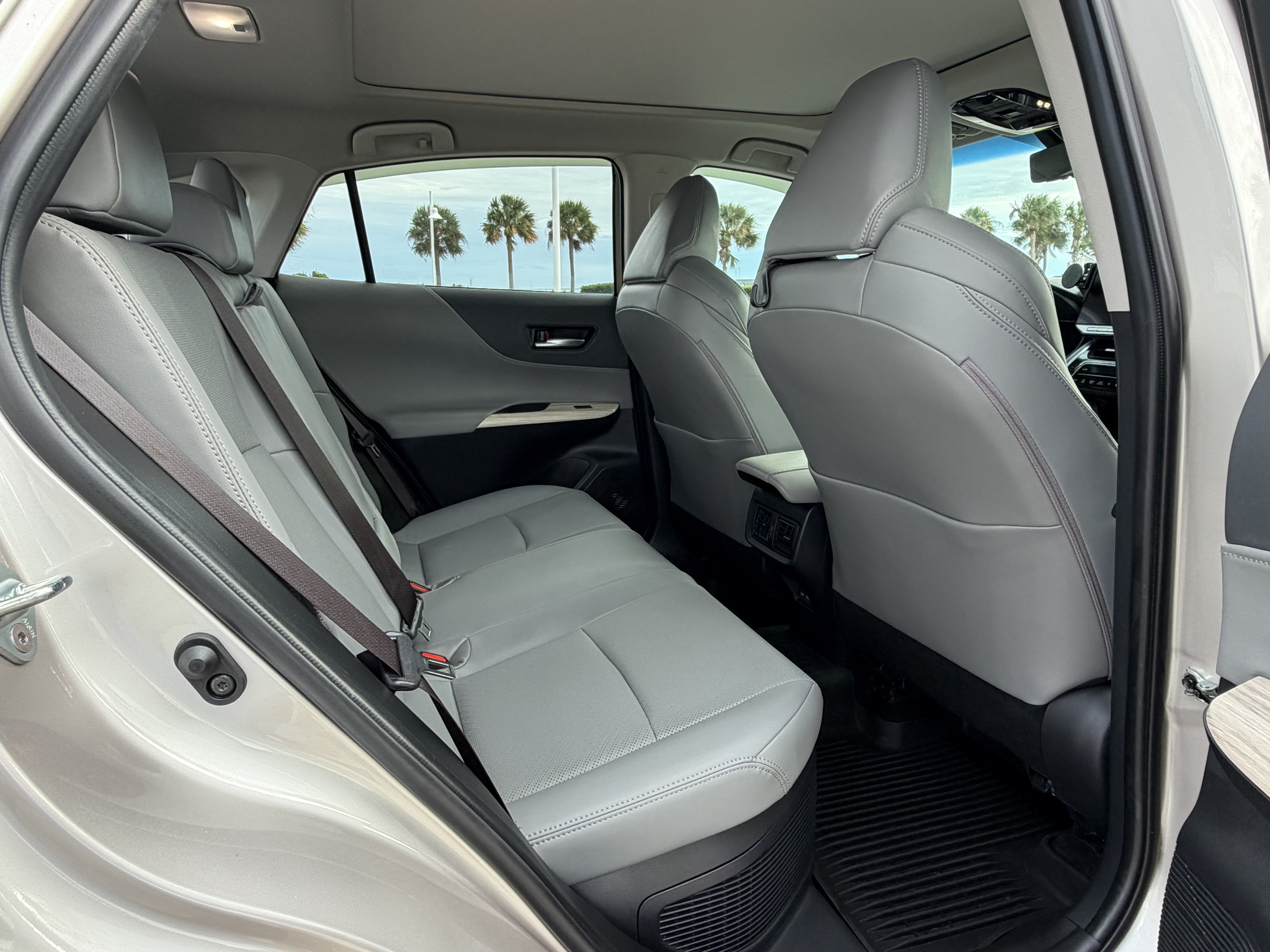 Used 2024 Toyota Venza Limited AWD/4WD image 11