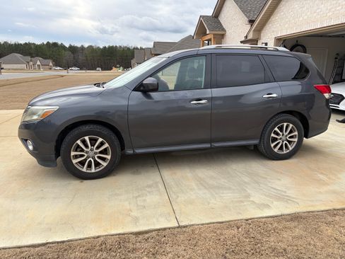 Used 2014 Nissan Pathfinder SV image 11