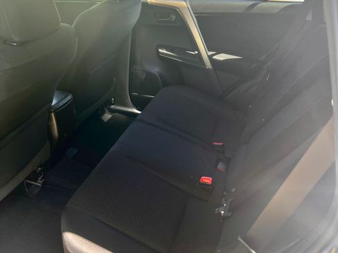 Used 2015 Toyota RAV4 LE image 14