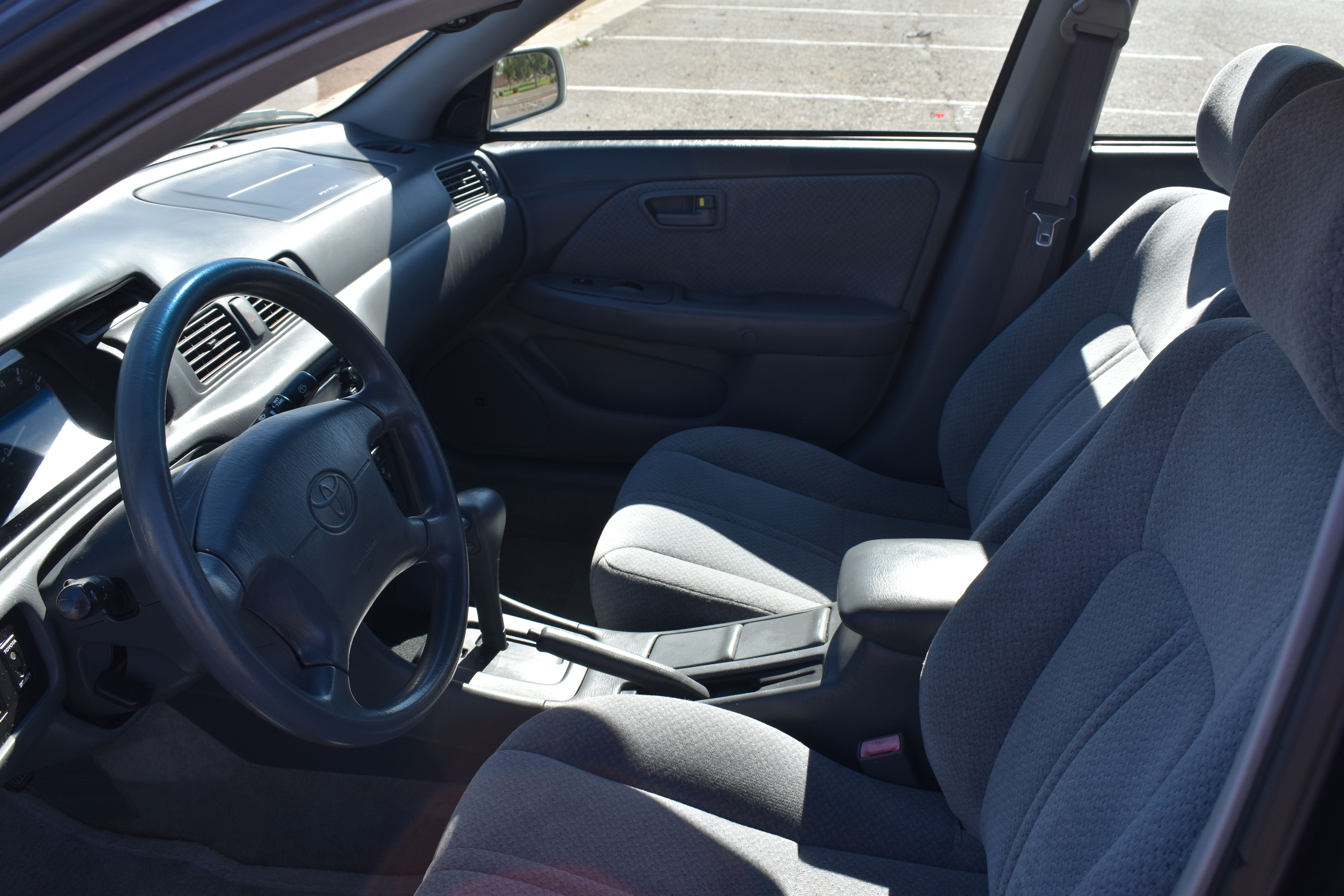 Used 2001 Toyota Camry XLE FWD image 10