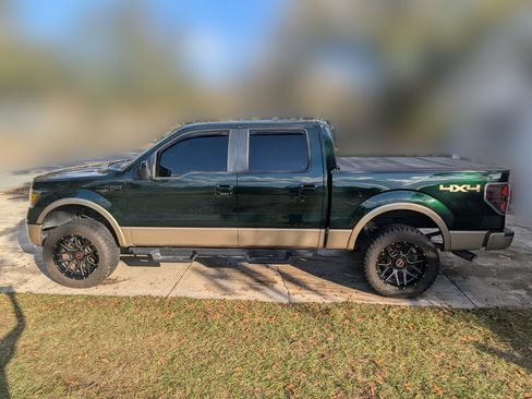 Used 2013 Ford F150 Lariat w/ Mid Equipment Group image 10