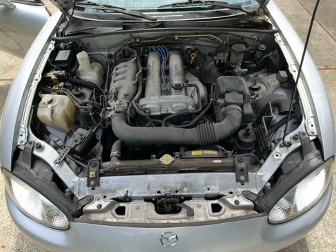 Used 1999 MAZDA MX-5 Miata RWD image 18
