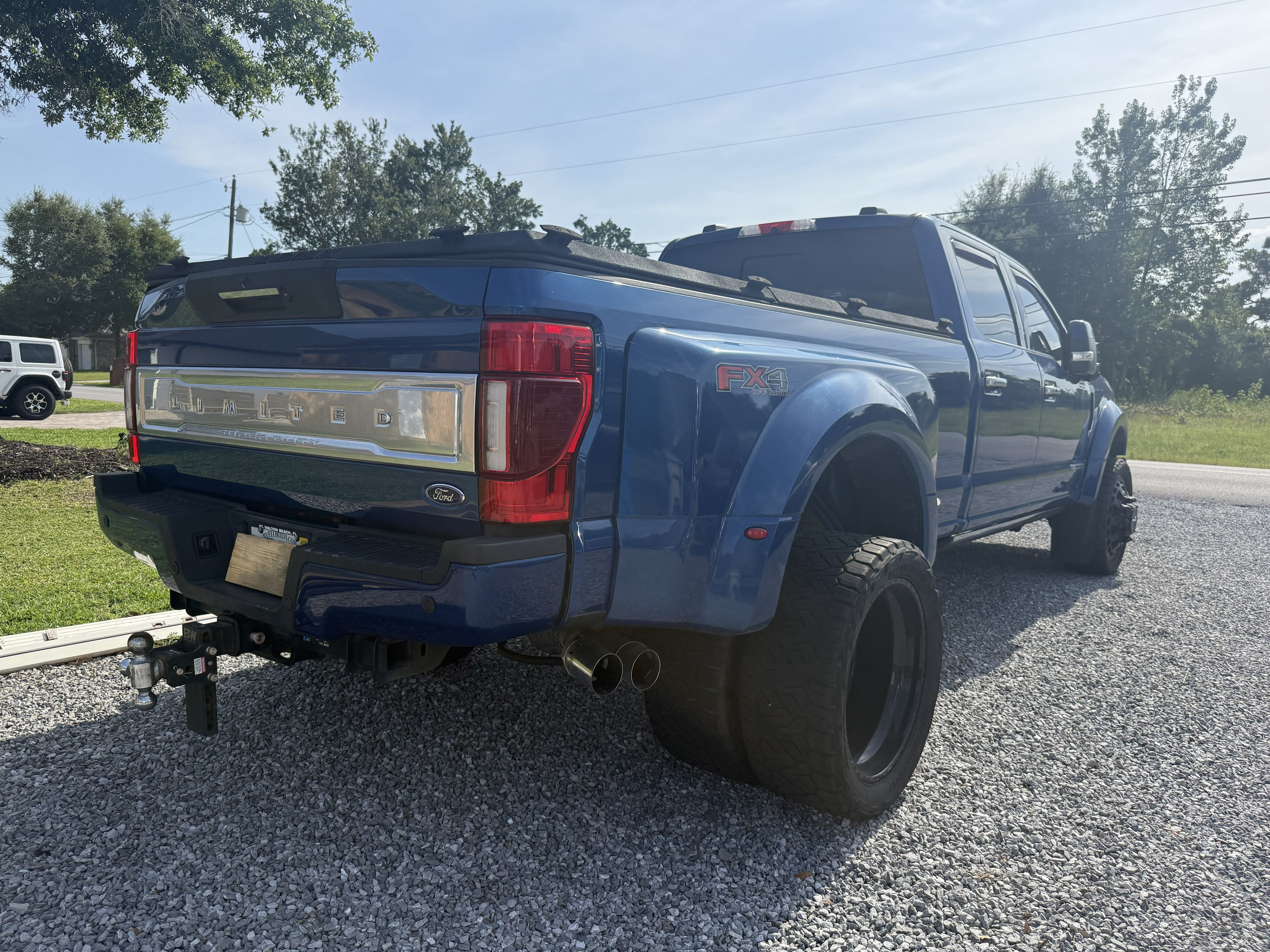 Used 2022 Ford F450 Limited w/ FX4 Off-Road Package AWD/4WD image 2