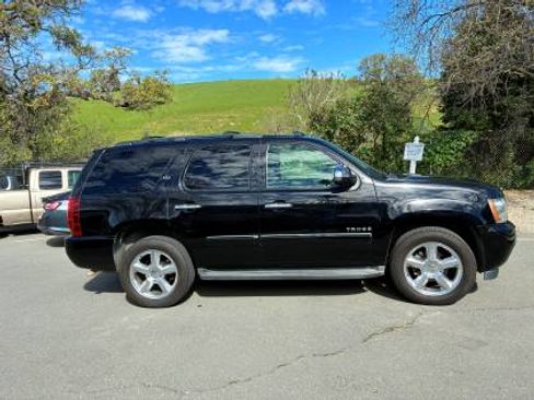 Used 2012 Chevrolet Tahoe LTZ image 2