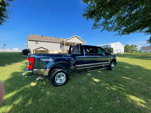 Used 2017 Ford F350 Lariat w/ Tow Technology Bundle image 2