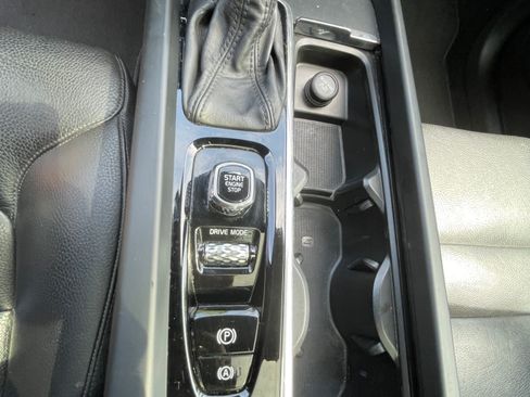 Used 2020 Volvo XC60 T5 Momentum AWD/4WD image 15