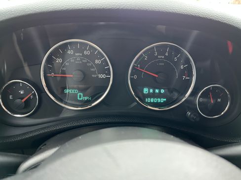 Used 2017 Jeep Wrangler Unlimited Sahara w/ Max Tow Package image 10