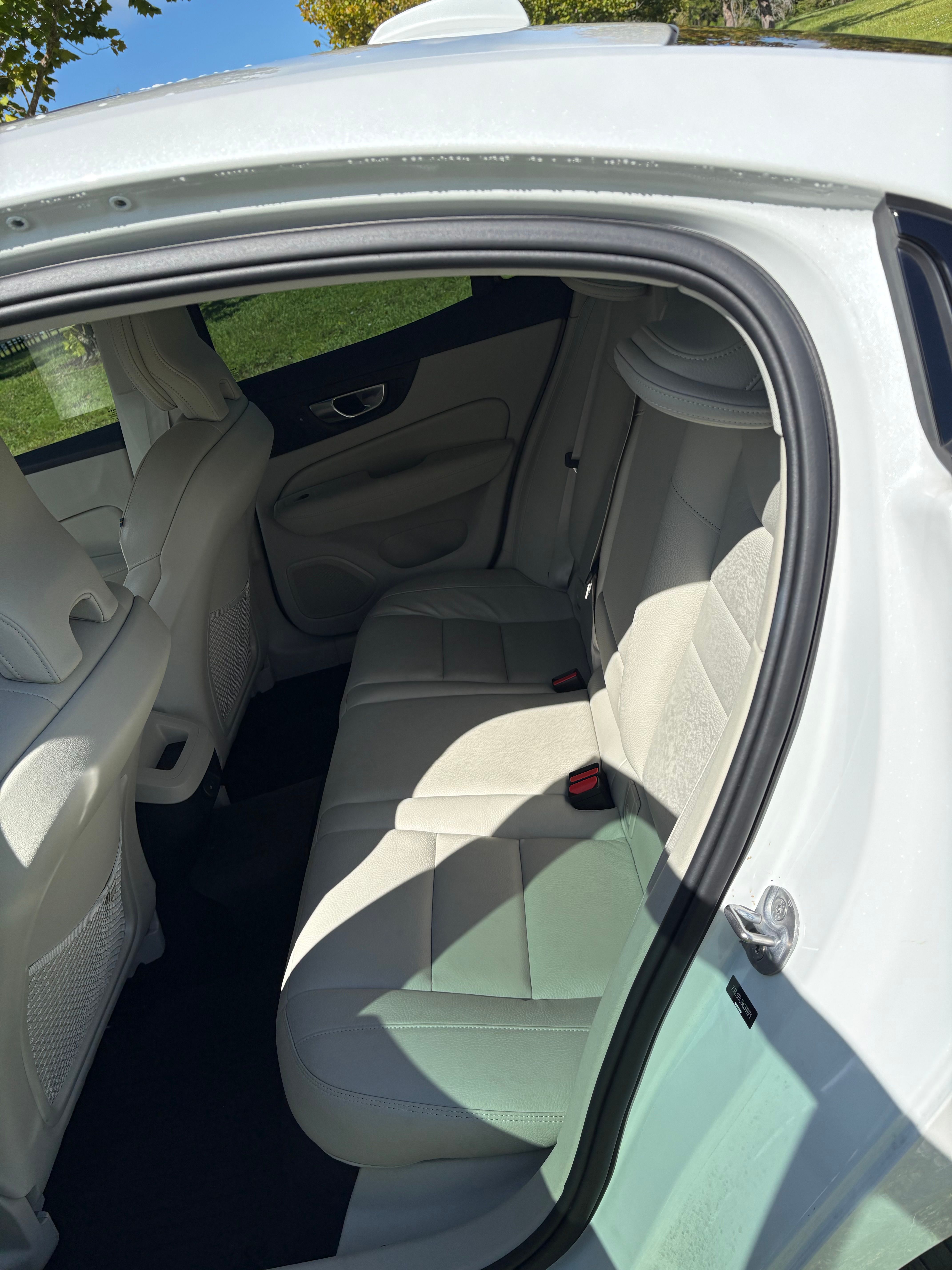 Used 2024 Volvo S60 B5 Plus w/ Protection Package Premier AWD/4WD image 8