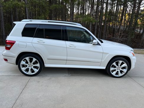 Used 2010 Mercedes-Benz GLK 350 4MATIC image 9