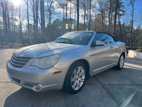 Used 2010 Chrysler Sebring Touring w/ Special Touring Group image 6