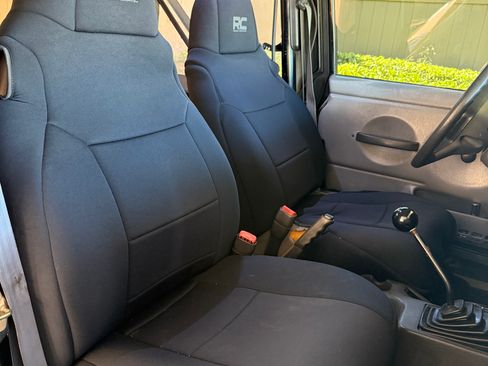 Used 1998 Jeep Wrangler SE image 10