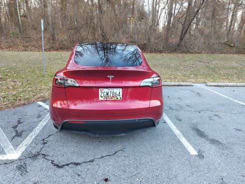 Used 2024 Tesla Model Y Long Range image 5