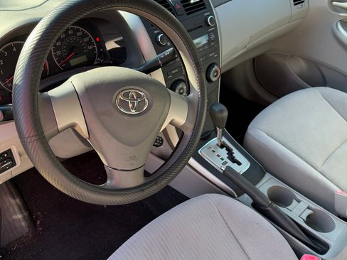 Used 2010 Toyota Corolla image 5