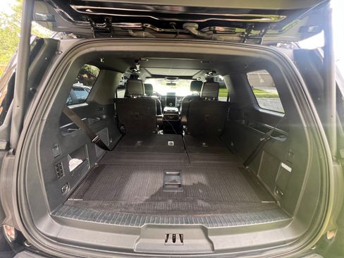 Used 2024 Ford Expedition Limited image 5