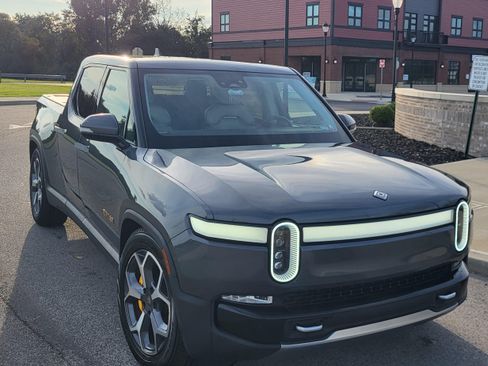 Used 2024 Rivian R1T Adventure Quad AWD/4WD image 5