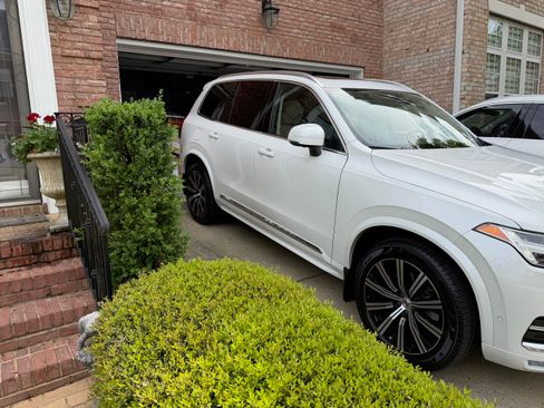 Used 2023 Volvo XC90 B6 Plus w/ Protection Package Premier image 4