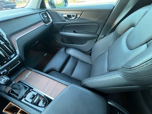 Used 2020 Volvo V60 T5 Cross Country w/ Protection Package image 13