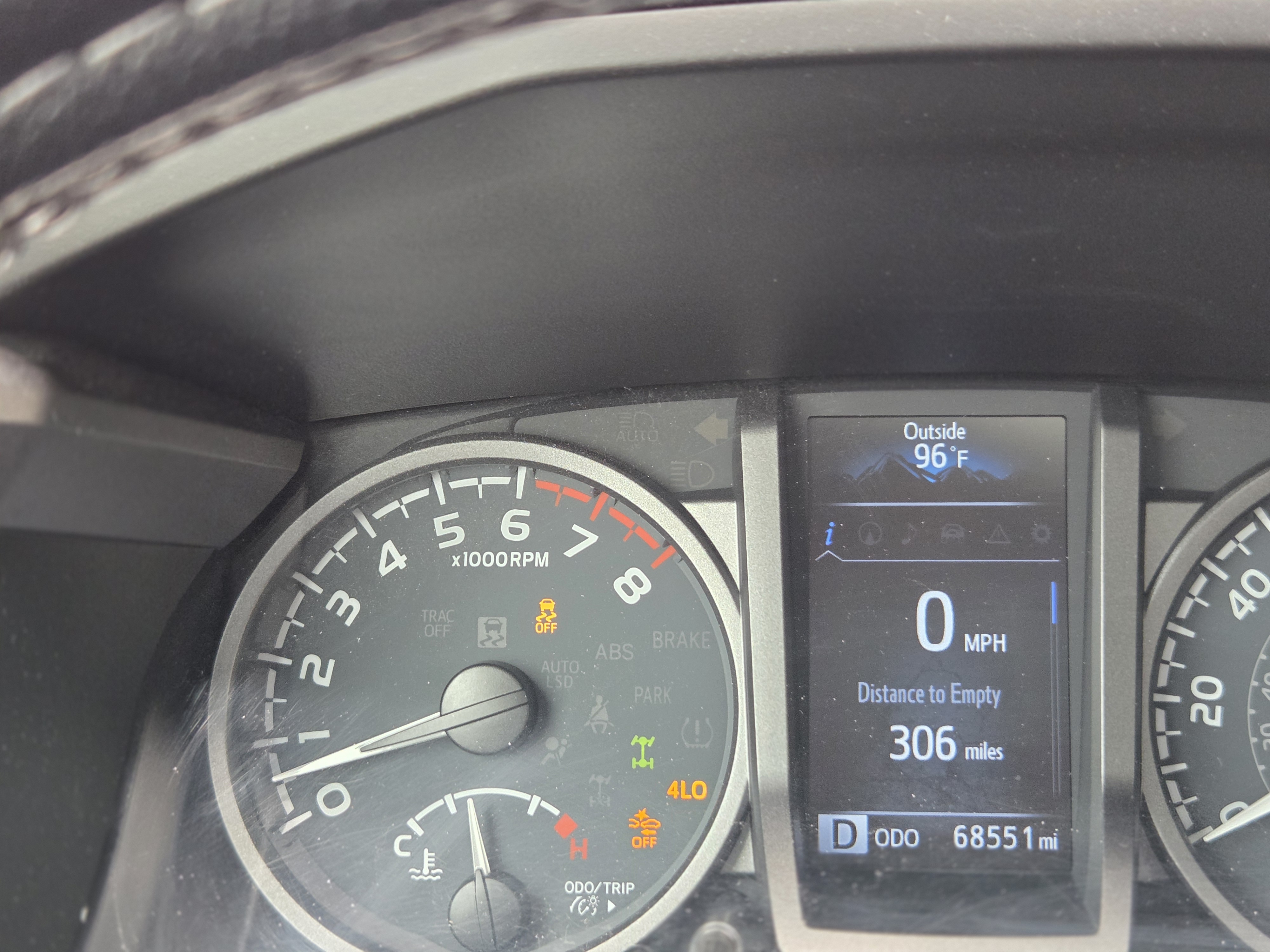 Used 2020 Toyota Tacoma TRD Sport w/ TRD Premium Sport Package AWD/4WD image 17