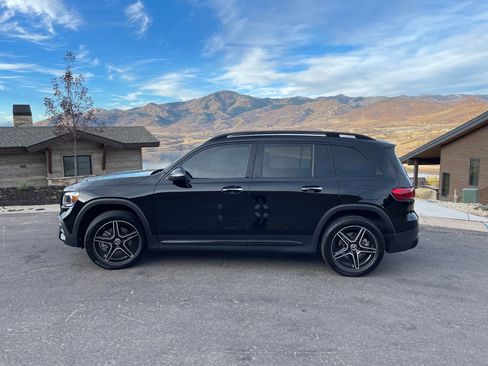 Used 2022 Mercedes-Benz GLB 250 4MATIC image 1