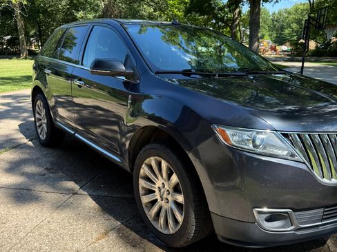 Used 2014 Lincoln MKX AWD w/ Equipment Group 102A image 11