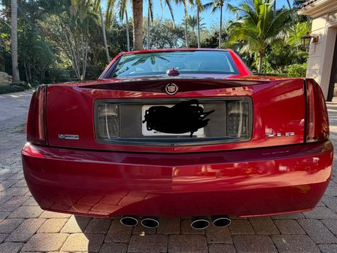 Used 2005 Cadillac XLR image 2