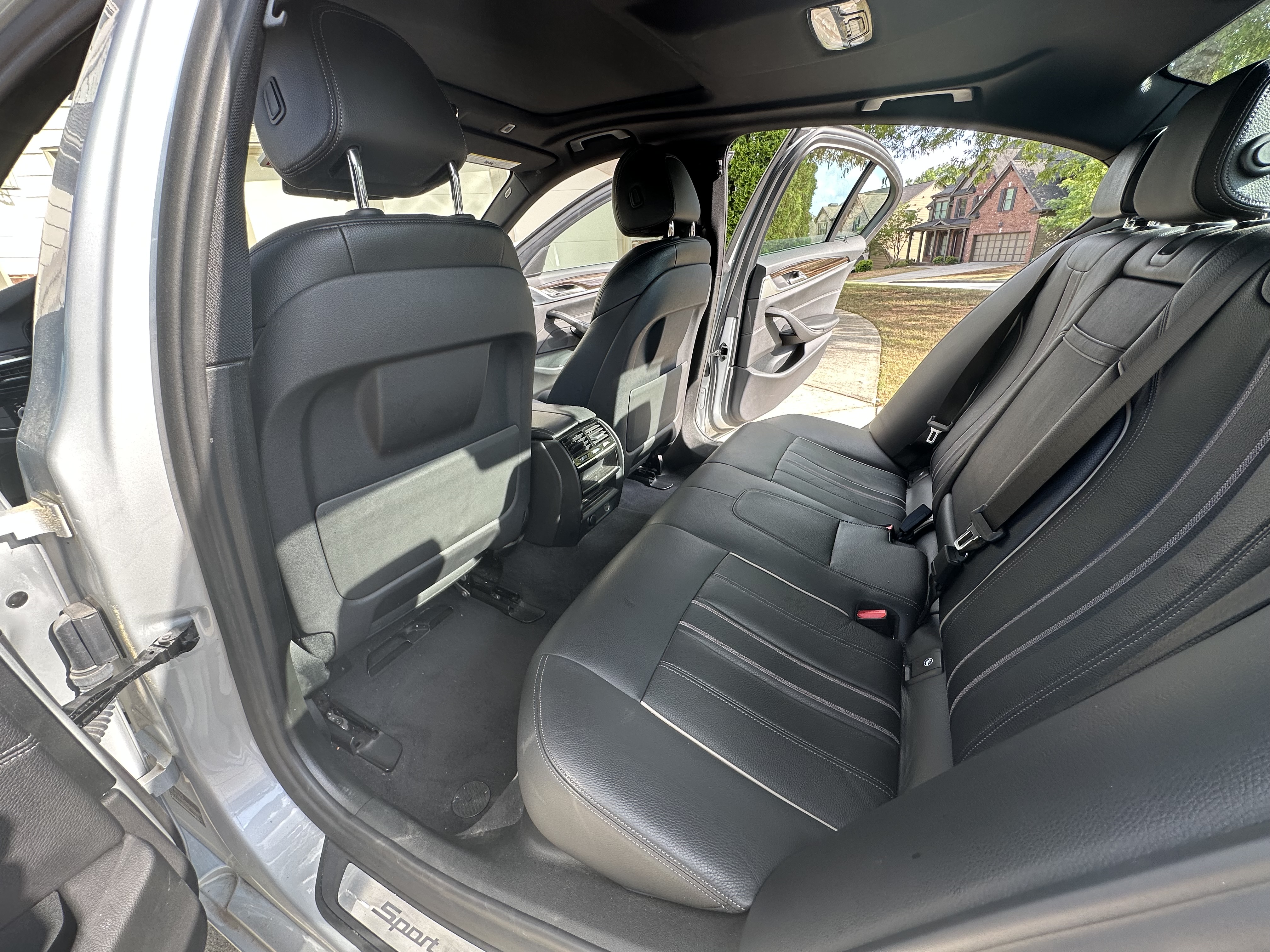 Used 2018 BMW 540i RWD image 16