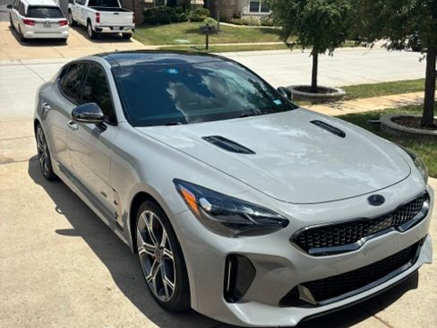 Used 2019 Kia Stinger GT1 RWD image 2