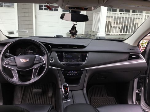 Used 2018 Cadillac XT5 Luxury image 13