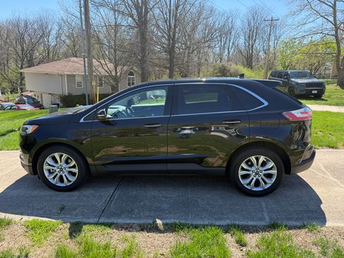 Used 2020 Ford Edge Titanium w/ Equipment Group 301A AWD/4WD image 11