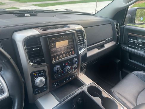 Used 2015 RAM 1500 Laramie w/ Convenience Group AWD/4WD image 14
