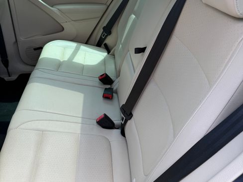 Used 2014 Volkswagen Tiguan SEL FWD image 8